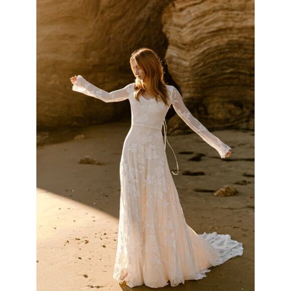 Mother of Pearl Gold teardrop dangle earrings hook  1.75" long x  .5" wide Beach - Picture 12 of 13